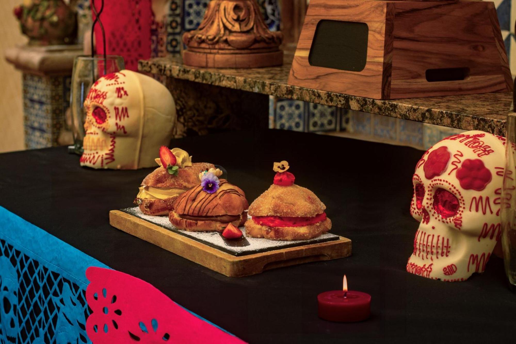 Fiesta Americana Hacienda Ixtapan De La Sal Ixtapan de la Sal Exterior foto Burger King's Day of the Dead themed sandwiches